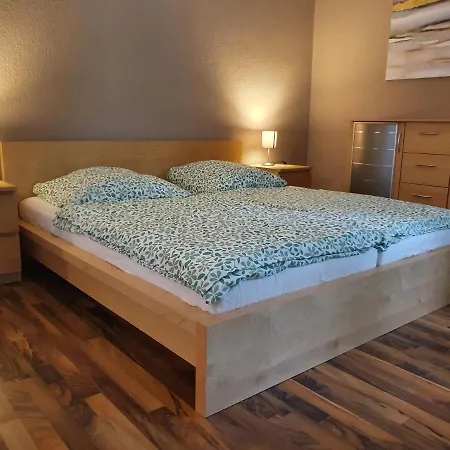 Grosse An Der Rheinpromenade Three *