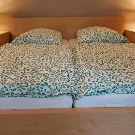 Grosse An Der Rheinpromenade Three