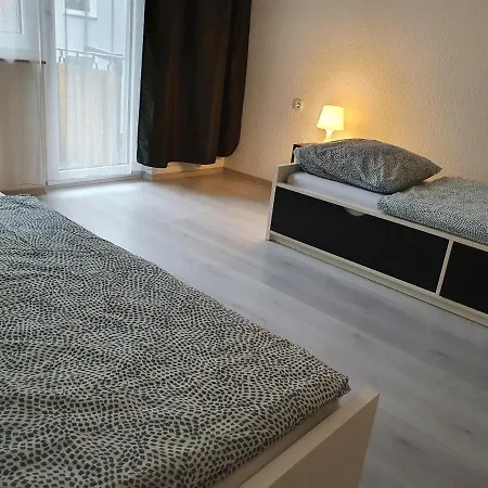 Grosse An Der Rheinpromenade Three